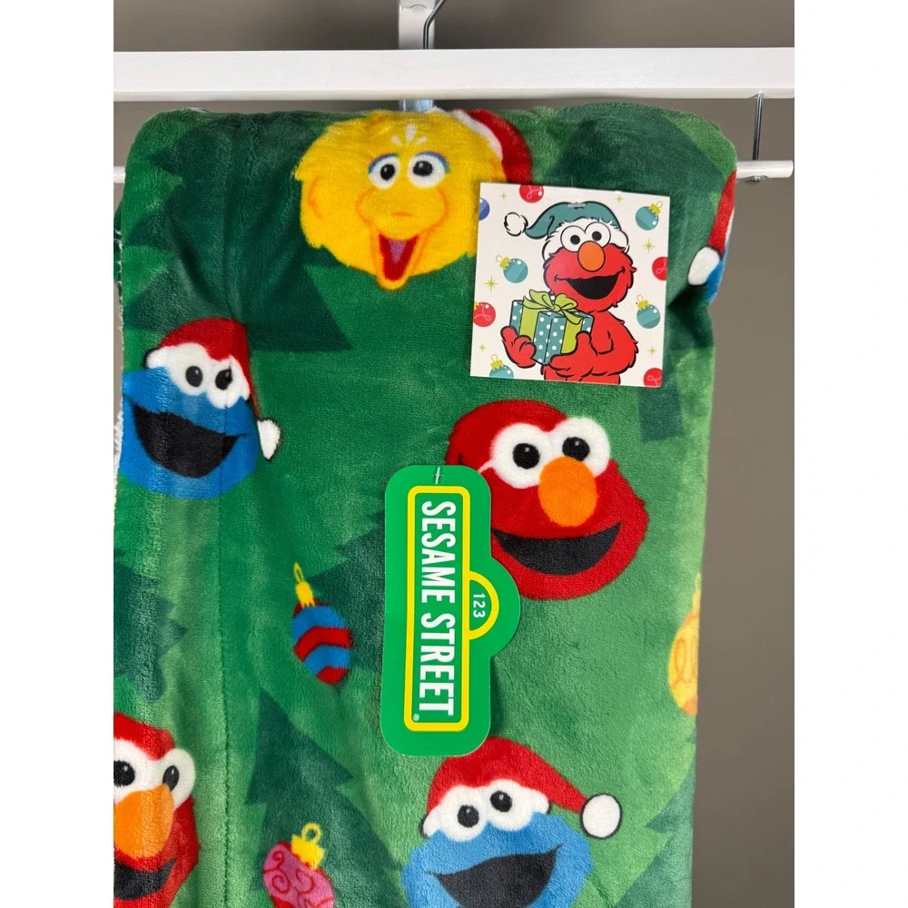 Sesame Street Christmas Holiday Sherpa Throw Blanket 50x70 NWT Soft